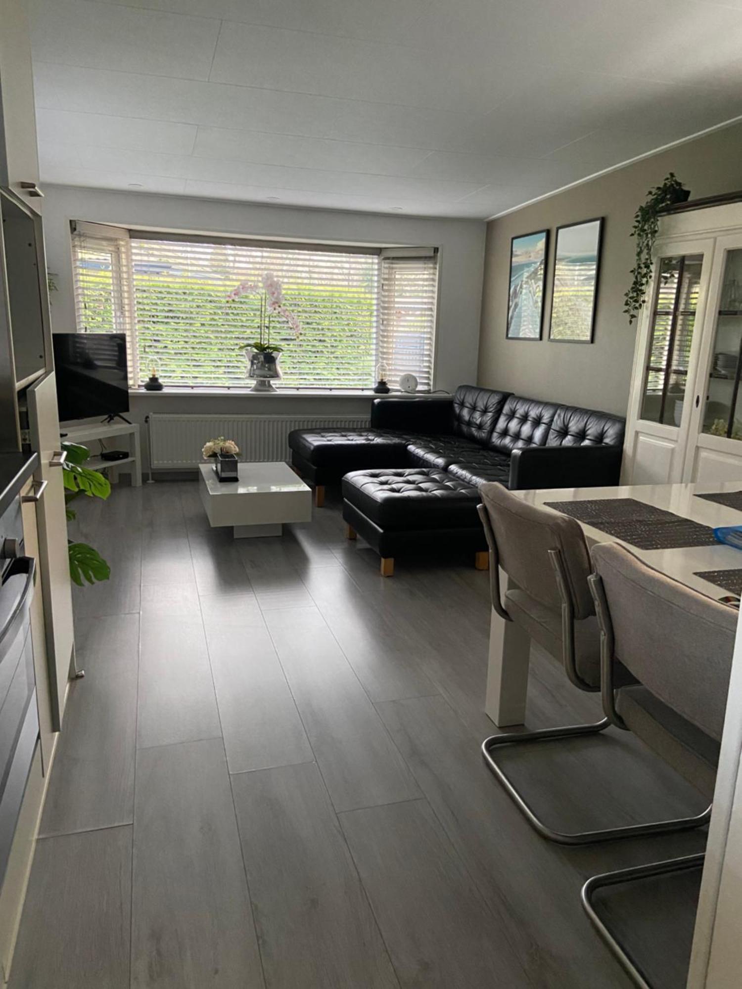 Luxe gerenoveerde L-chalet Putten Buitenkant foto