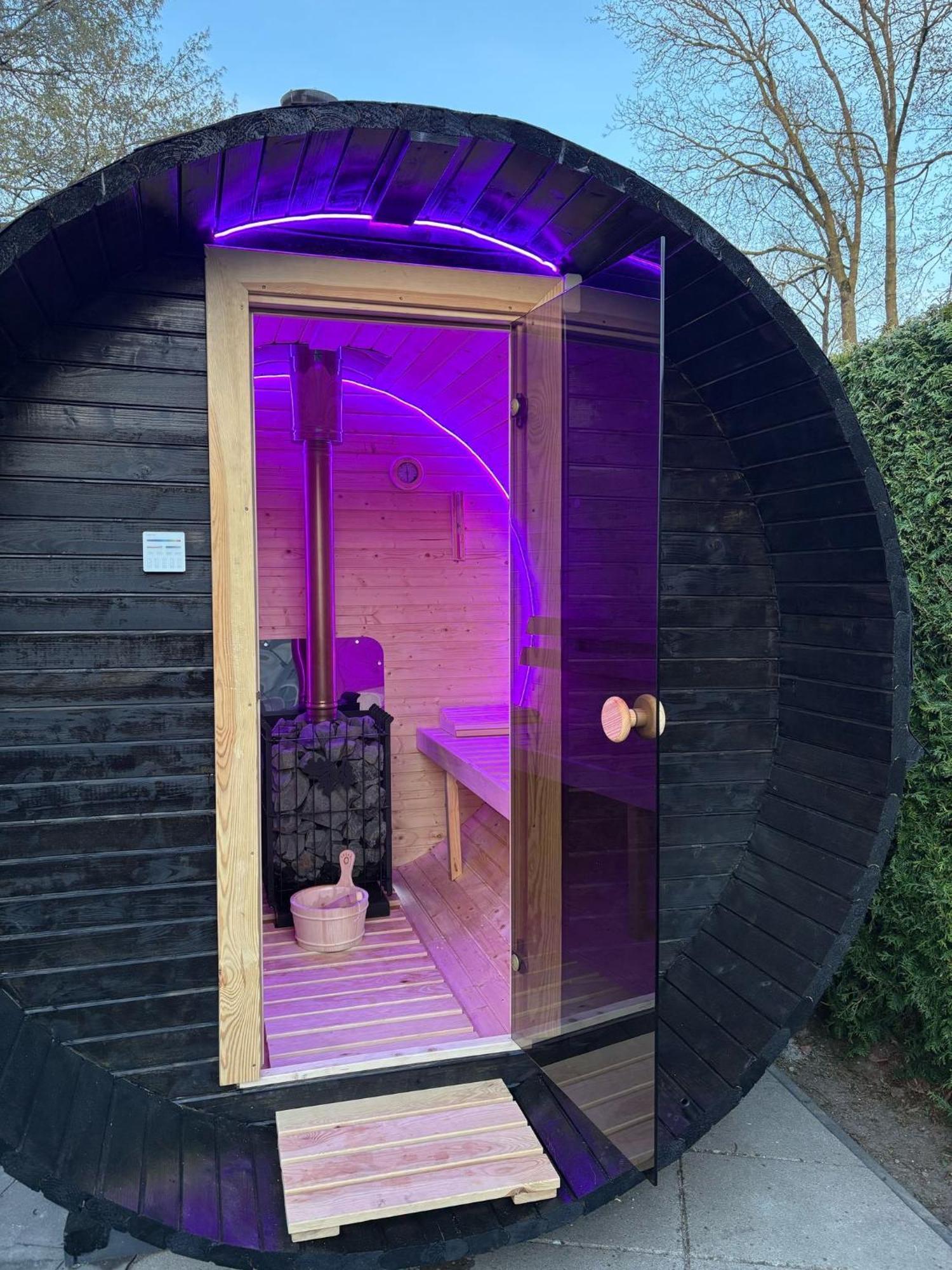 Luxe gerenoveerde L-chalet Putten Buitenkant foto