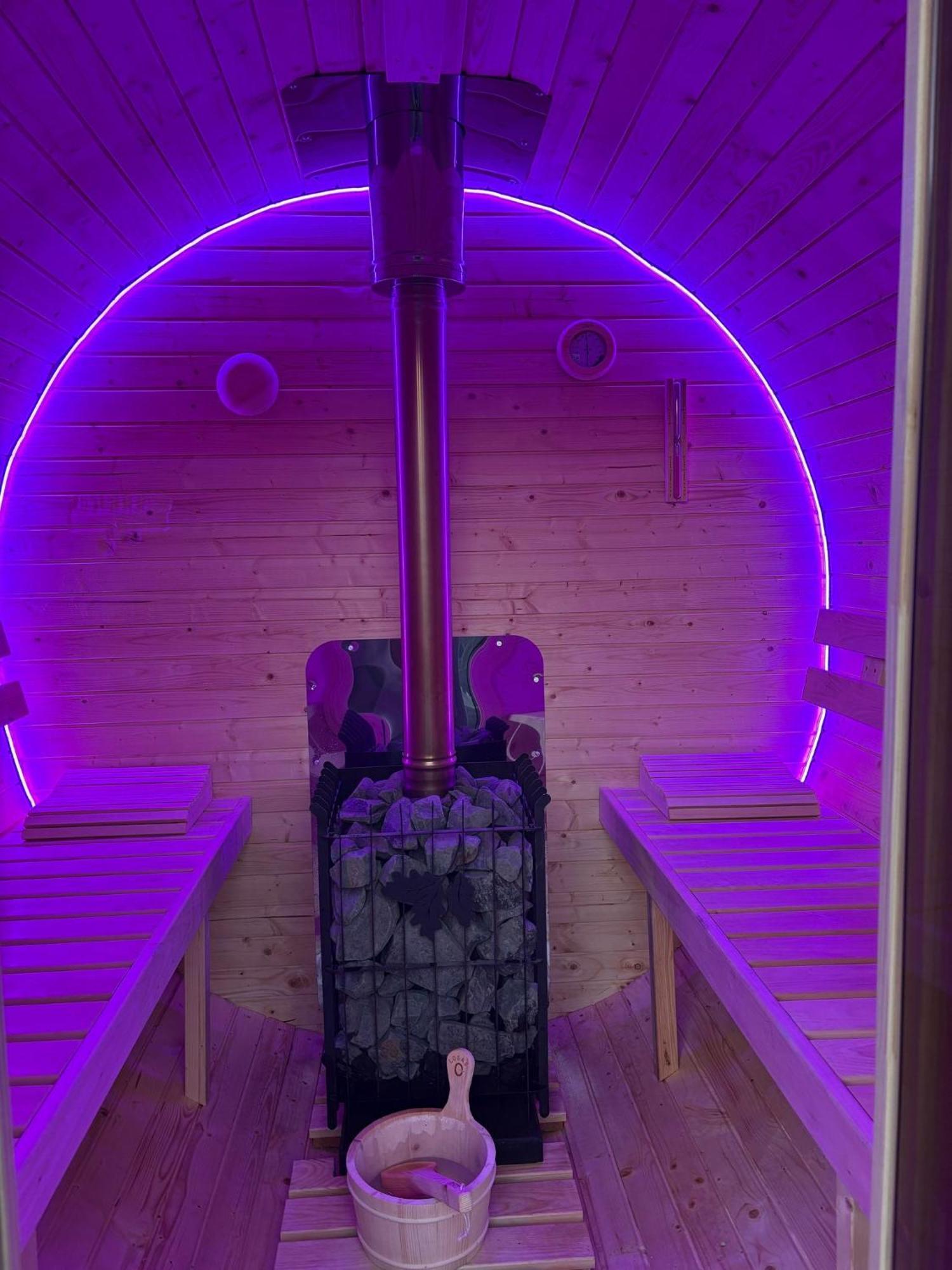 Luxe gerenoveerde L-chalet Putten Buitenkant foto