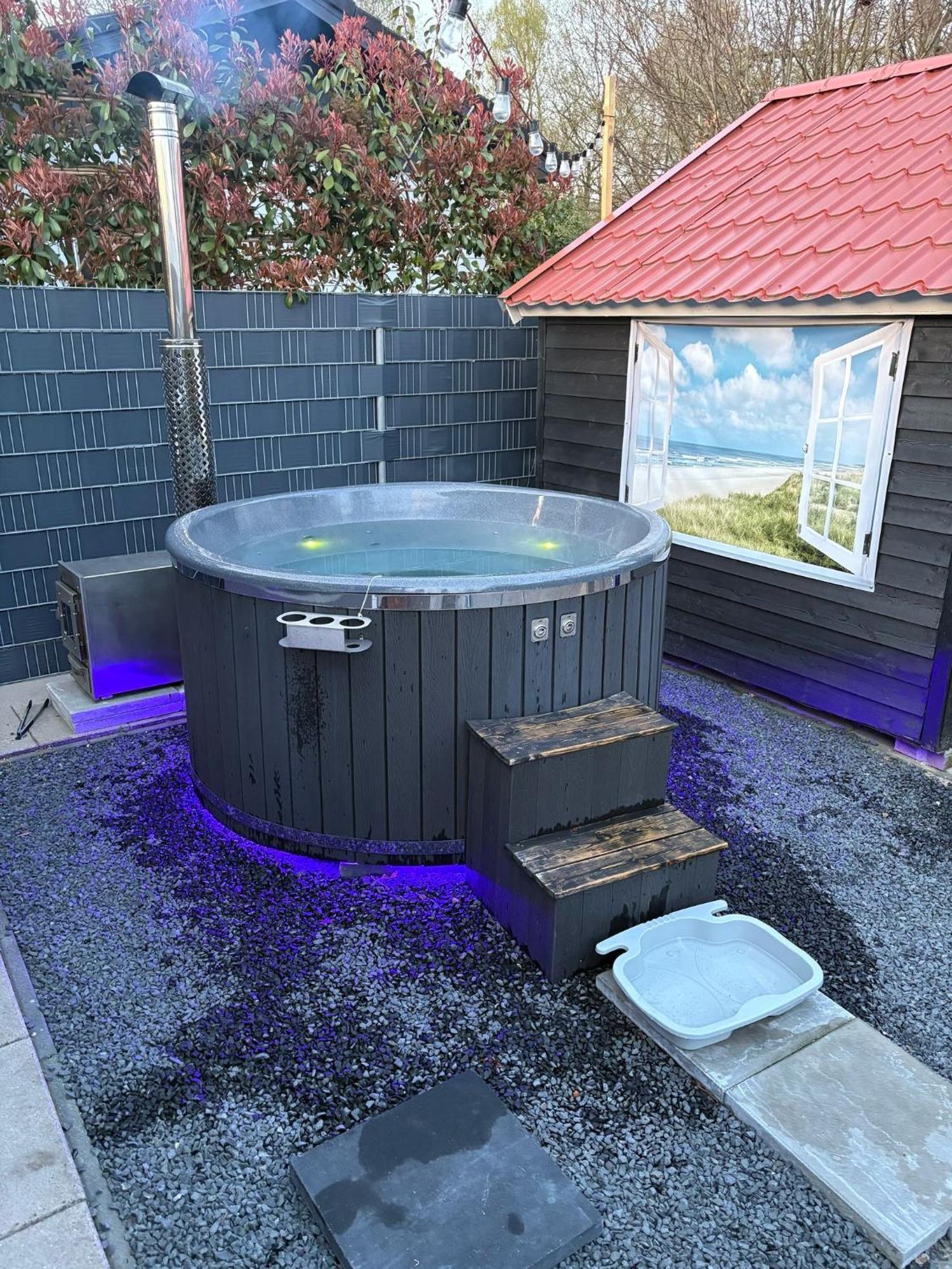 Luxe gerenoveerde L-chalet Putten Buitenkant foto